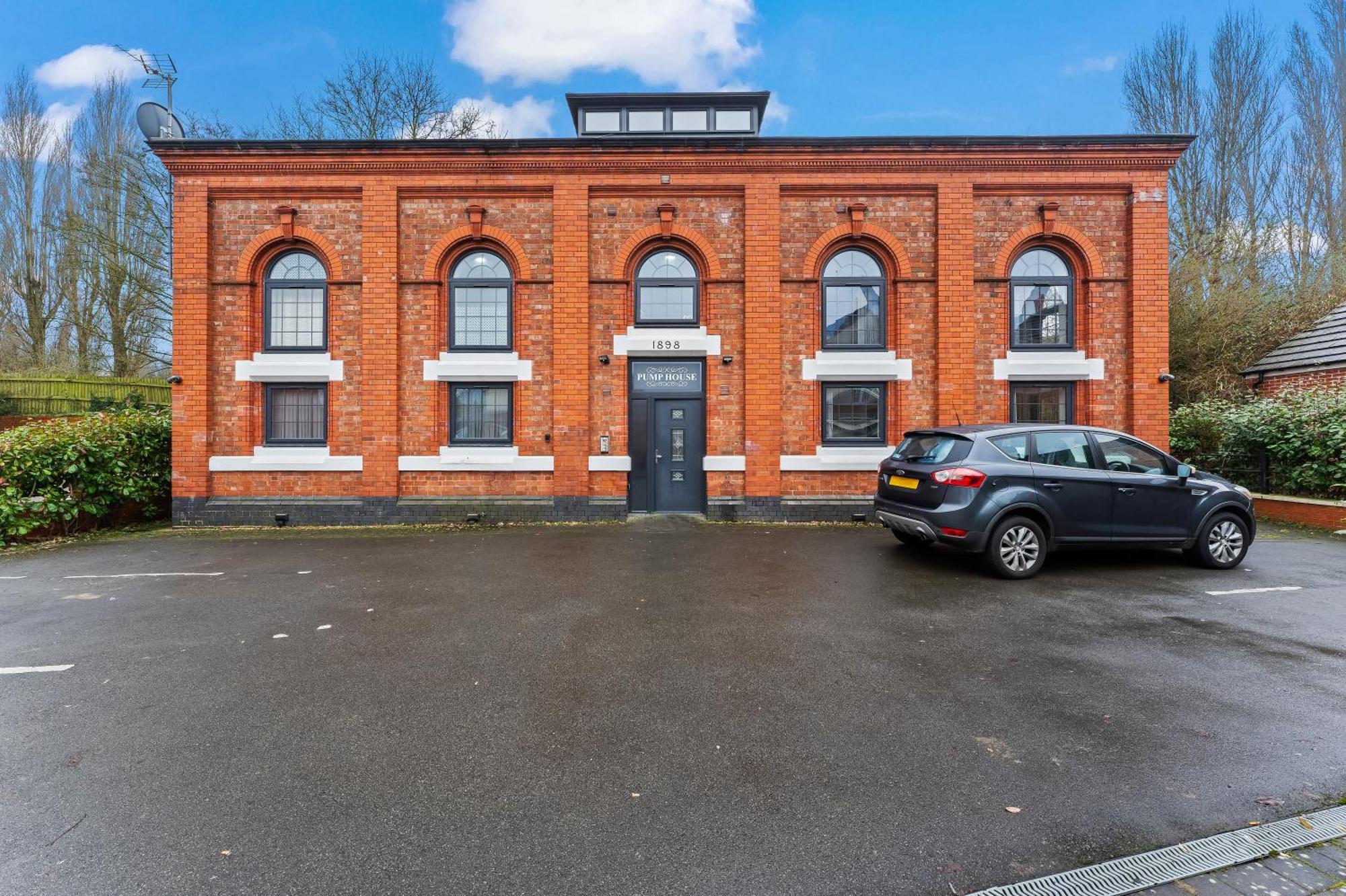 Exquisite 2-Bedroom Penthouse-Sleeps 7-Free Parking With Workstations & High-Speed Wifi Birmingham Exterior foto